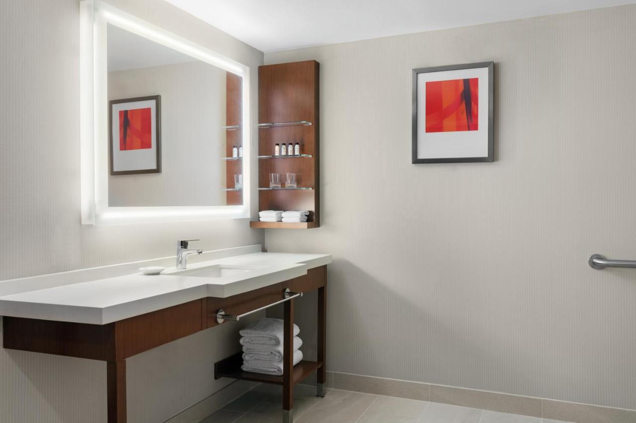 Delta Hotels By Marriott Indianapolis Airport Eksteriør billede